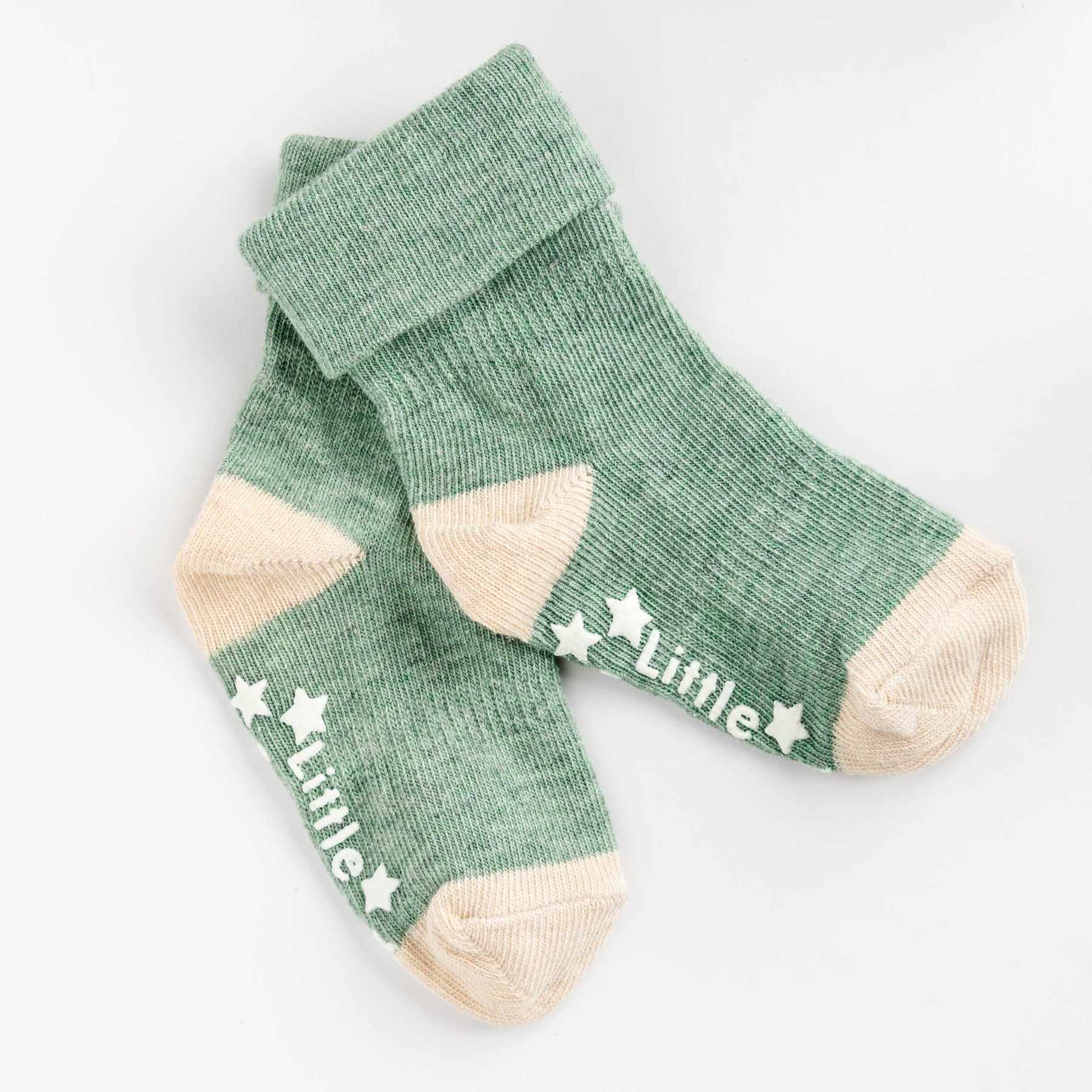 Non-Slip Stay On Socks in Forest Green with Oatmeal: 0-6 months
