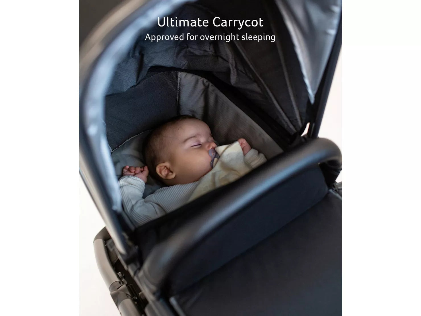 ** CHRISTMAS OFFERS ** Ark 3-in-1 Travel System Black
