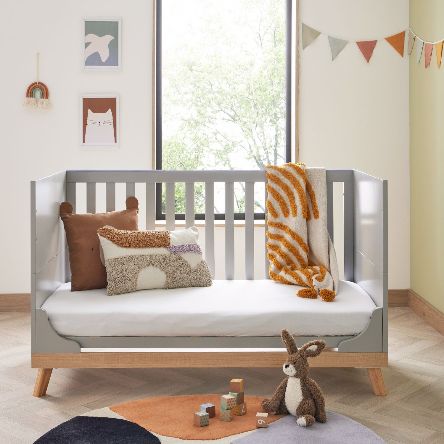 Mona Cot Bed