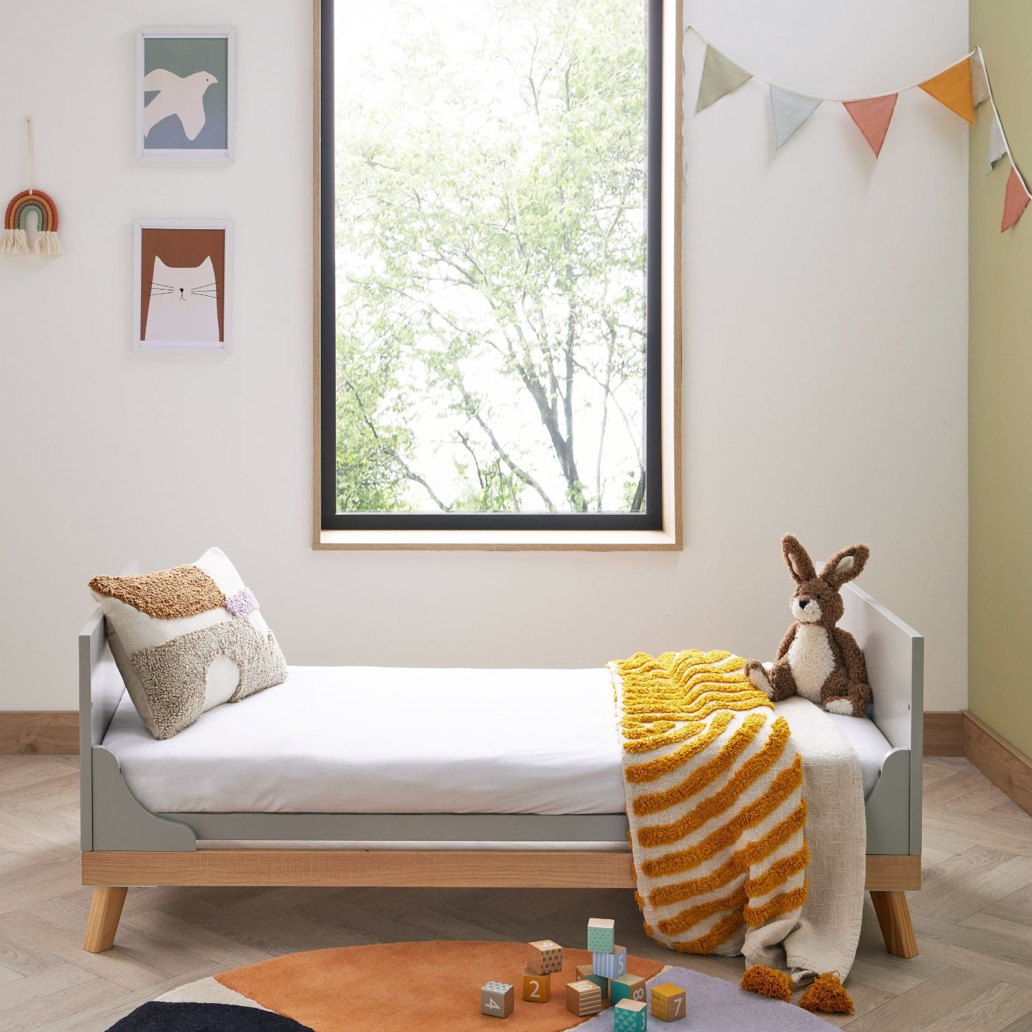 Mona Cot Bed