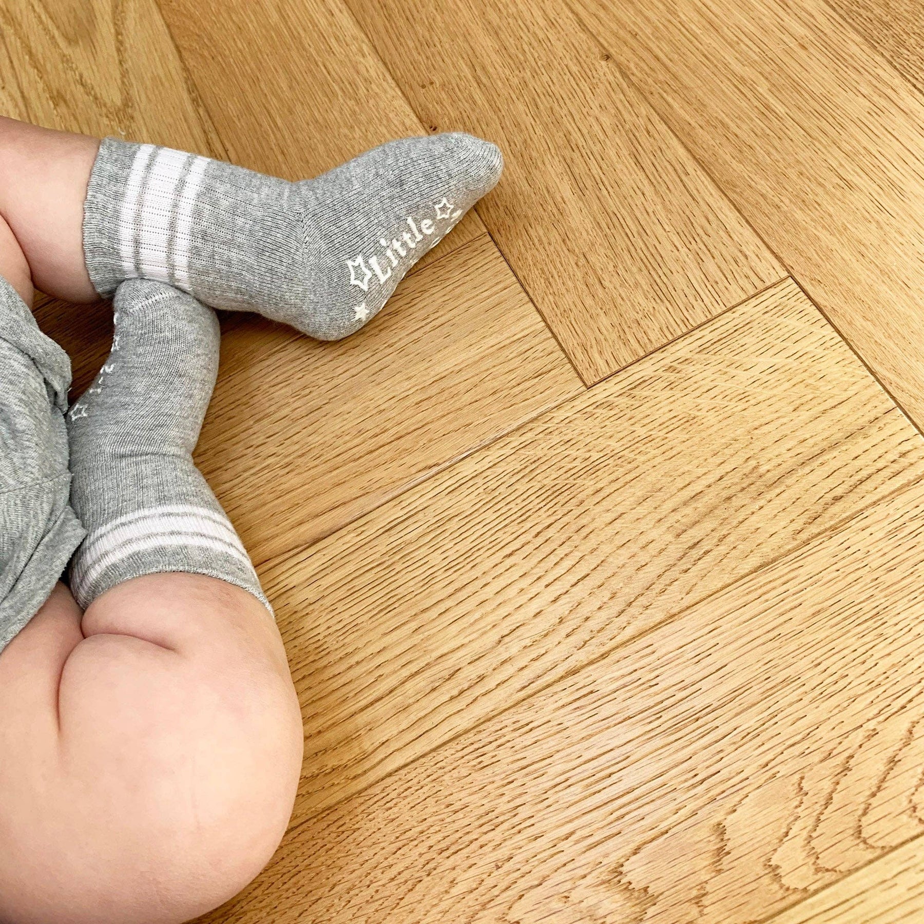 Sporty Non-Slip Stay-on Organic Quarter Crew Socks - Grey Single: 6-12 months