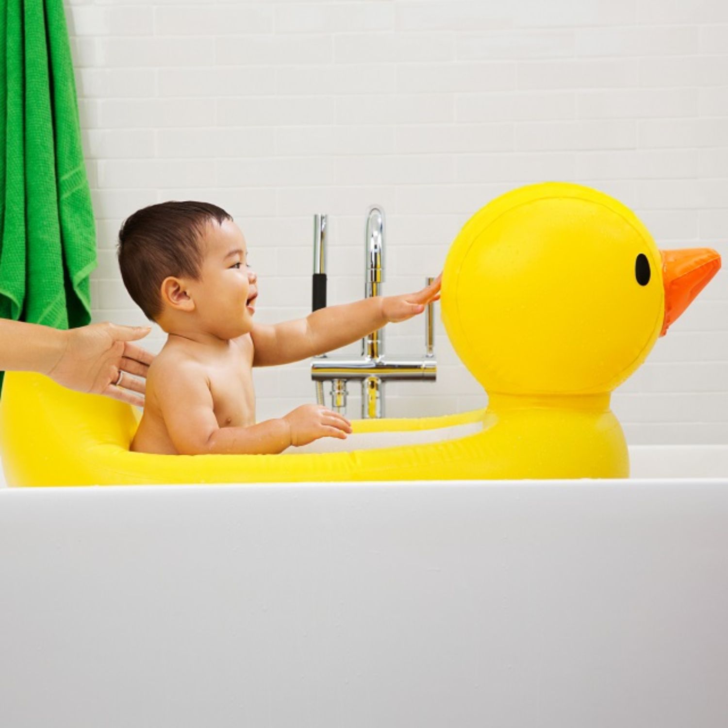 Munchkin Hot Inflatable Safety Duck Tub
