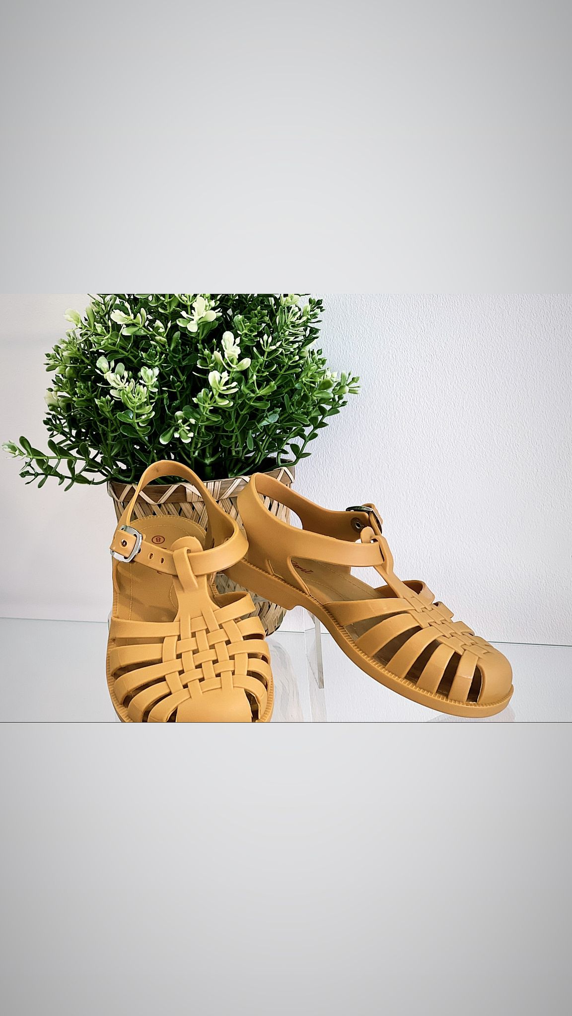 La Romi Jelly Sandals