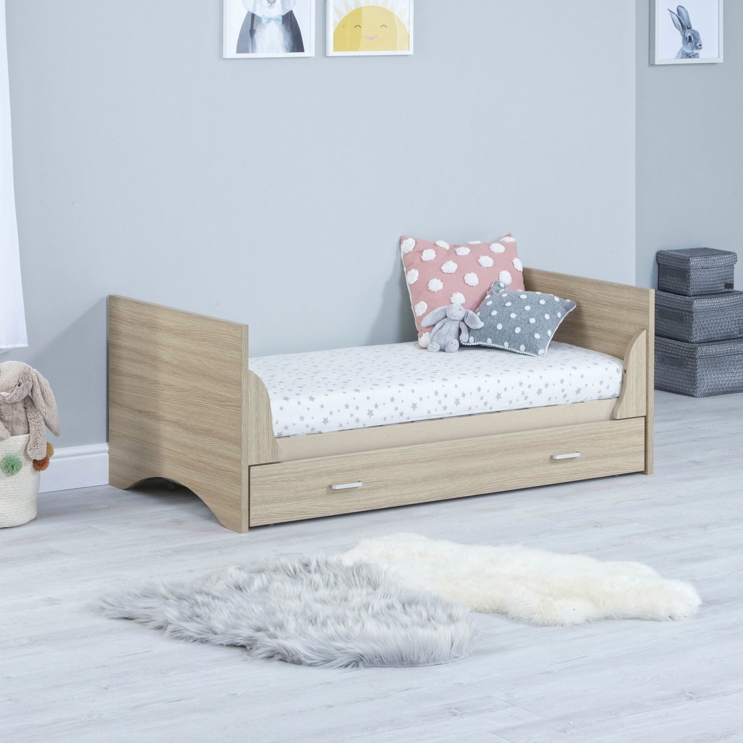 Veni Cot Bed With Drawer - Oak