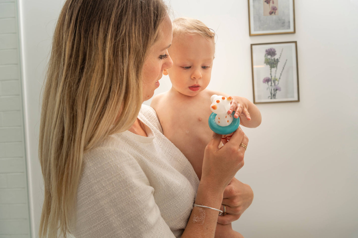 Sophie La Giraffe Bath Toy - Bathtime