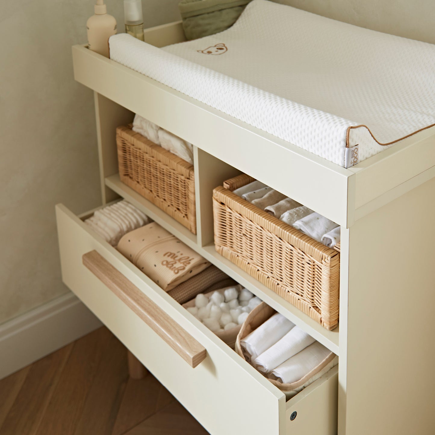 Cuddleco Harper Dresser Changer