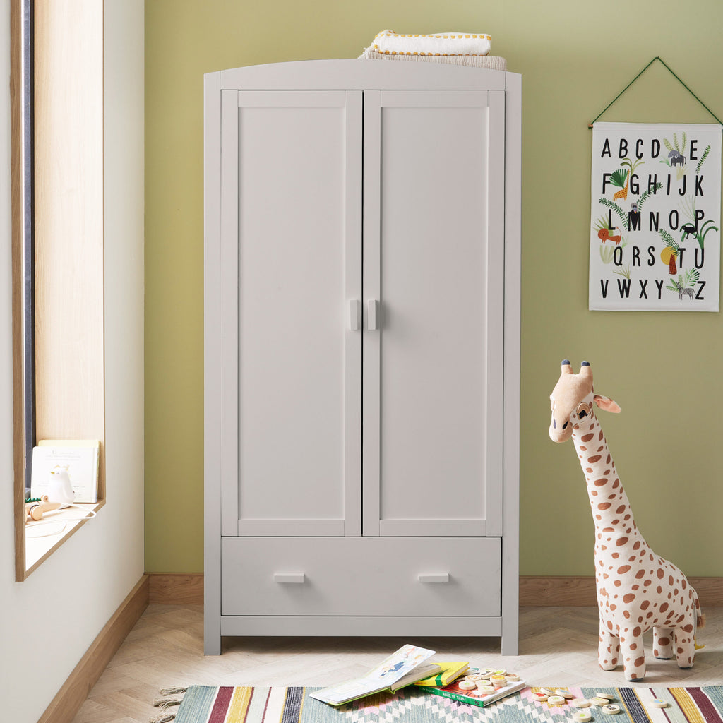 Universal Wardrobe - Grey