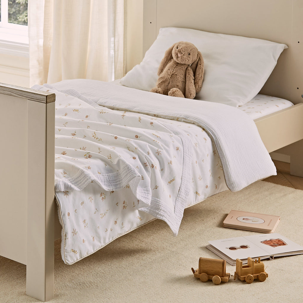 Cot Bed Quilt - Cashmere Meadow