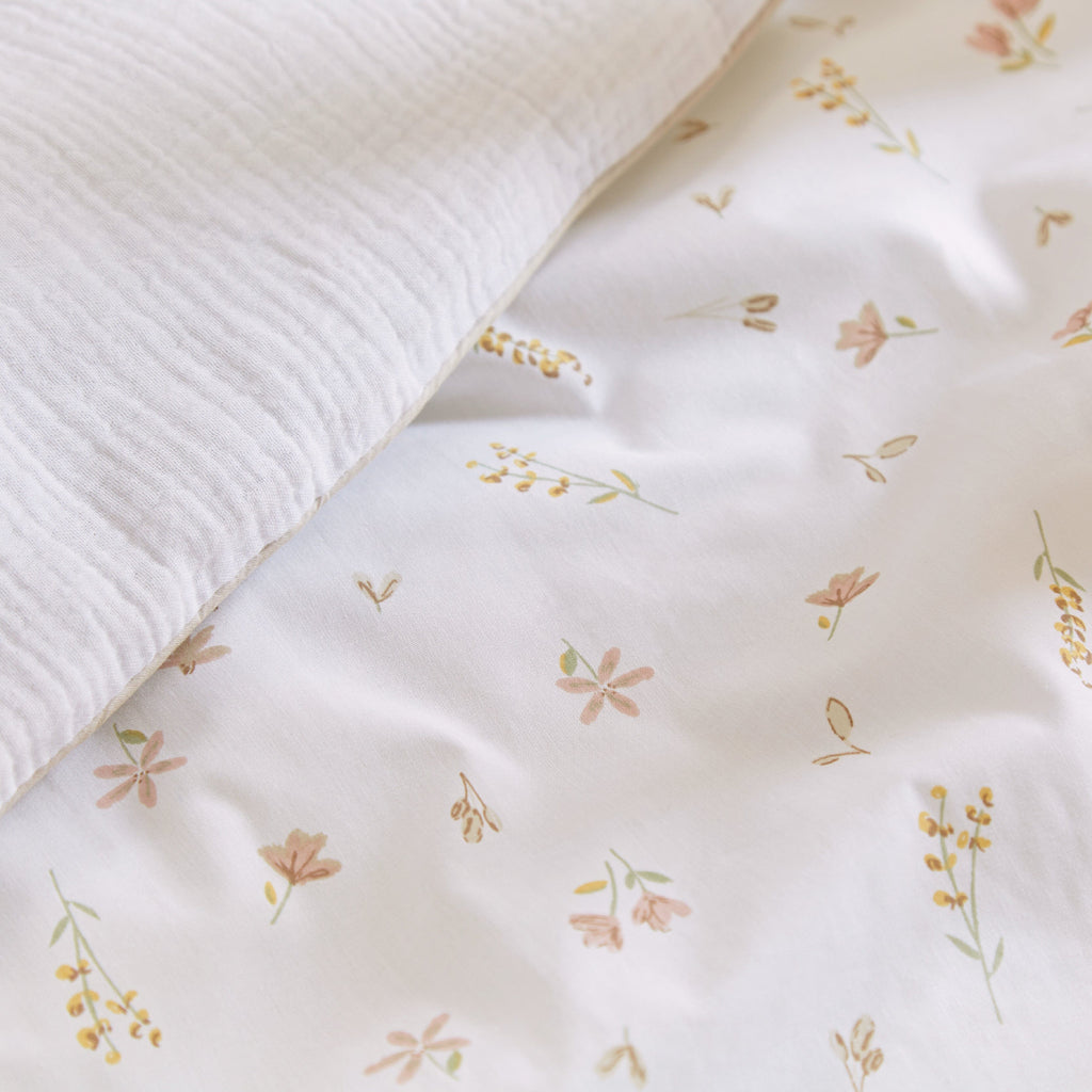 Cot Bed Quilt - Cashmere Meadow