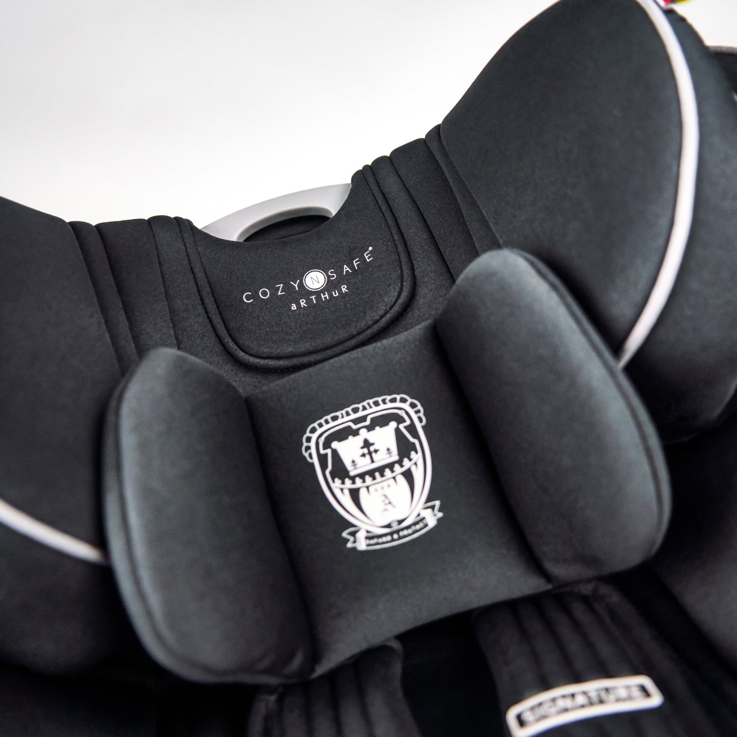 Arthur Group 0+/1/2/3 Child Car Seat - Onyx